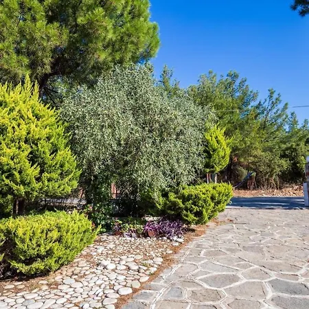 Litsa Lägenhet Pefkari