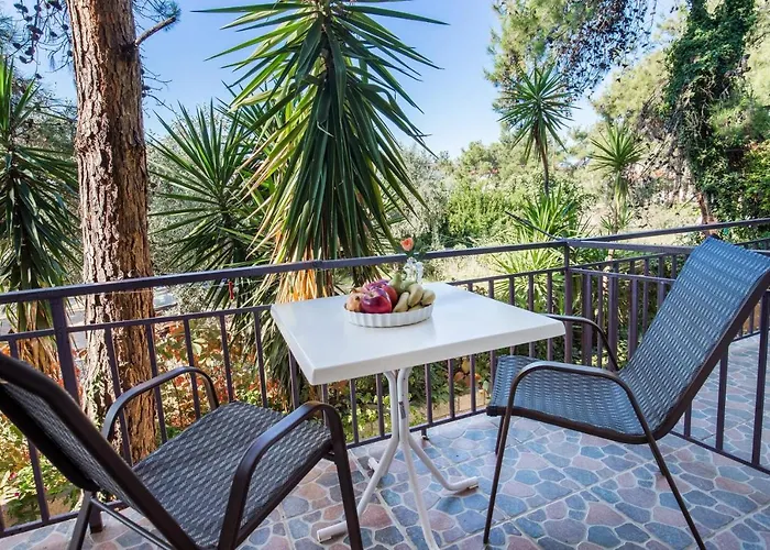 Litsa Apartman *